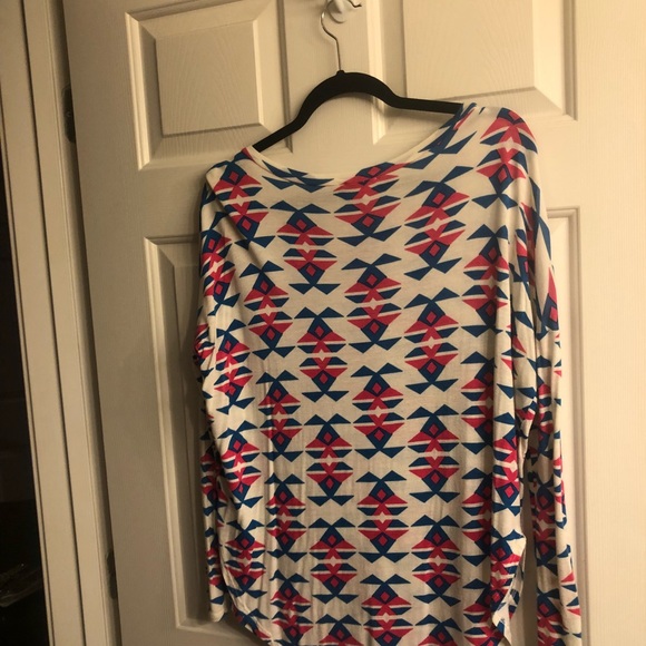 Fun and comfy tunic top! 💙💕 - Picture 4 of 7